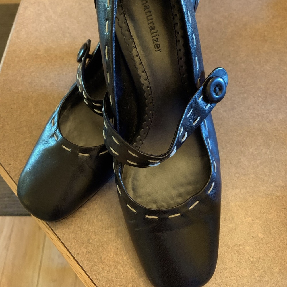 Naturalize dress heels